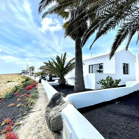 Bungalow Con Vistas Al Mar,freewifi, Terraza, Playa Cerca Apartamento *